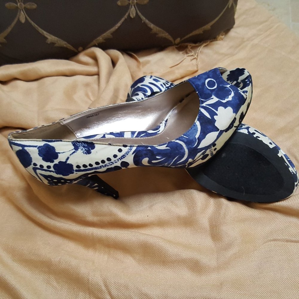 MPO Women's Shoes Stiletto Heel Pointed Toe Bridal Shoes 8M Blue Flowers - Picture 7 of 9